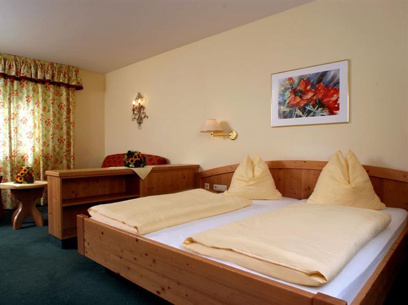 Berghotel Kitzbuhler Alpen คิทซ์บือห์ ภายนอก รูปภาพ